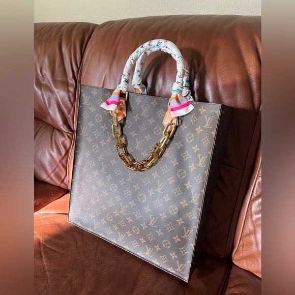 Authentic Louis Vuitton Sac Plat Tote Bag GM size in Monog Canvas - Picture 3 of 12